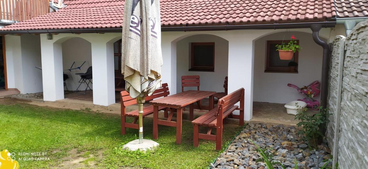 Apartmany Natalie Dvory nad Luznici エクステリア 写真