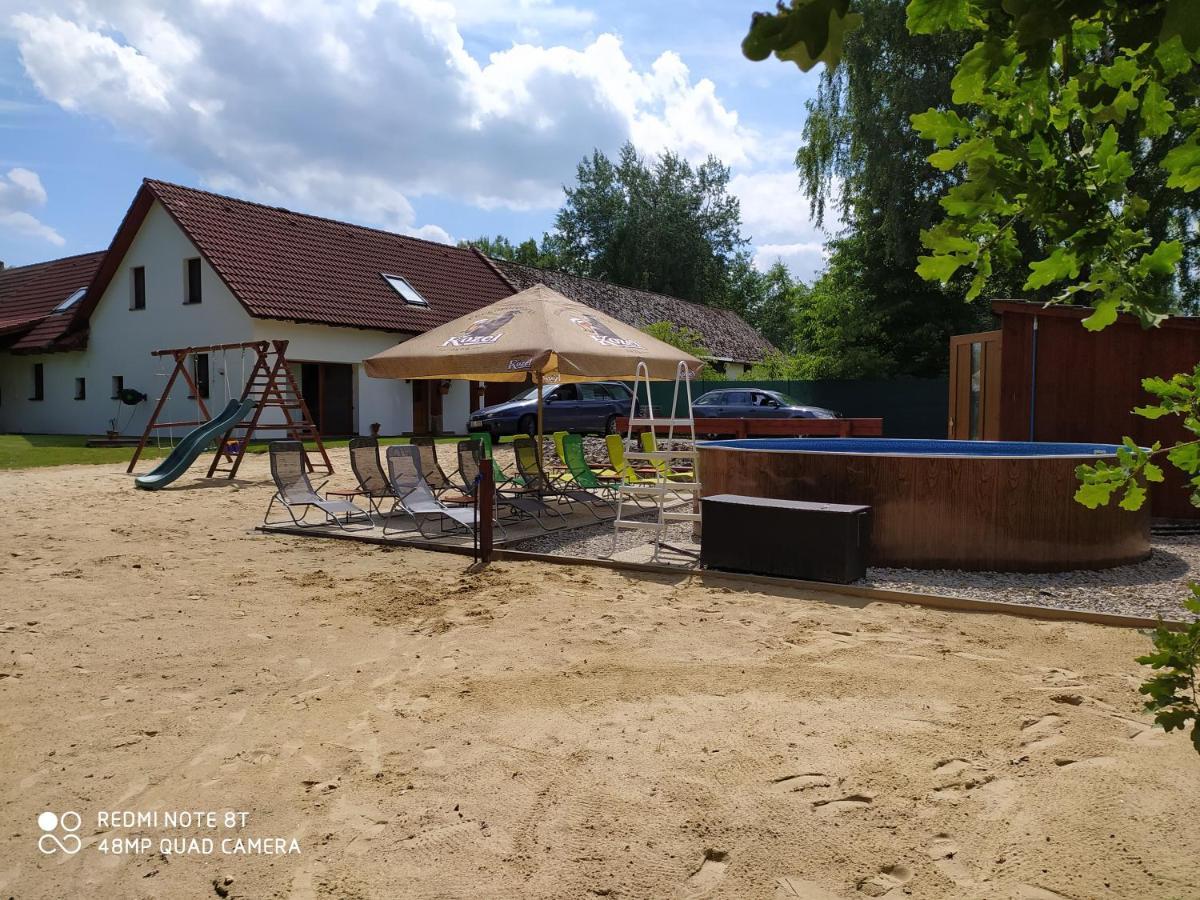 Apartmany Natalie Dvory nad Luznici エクステリア 写真